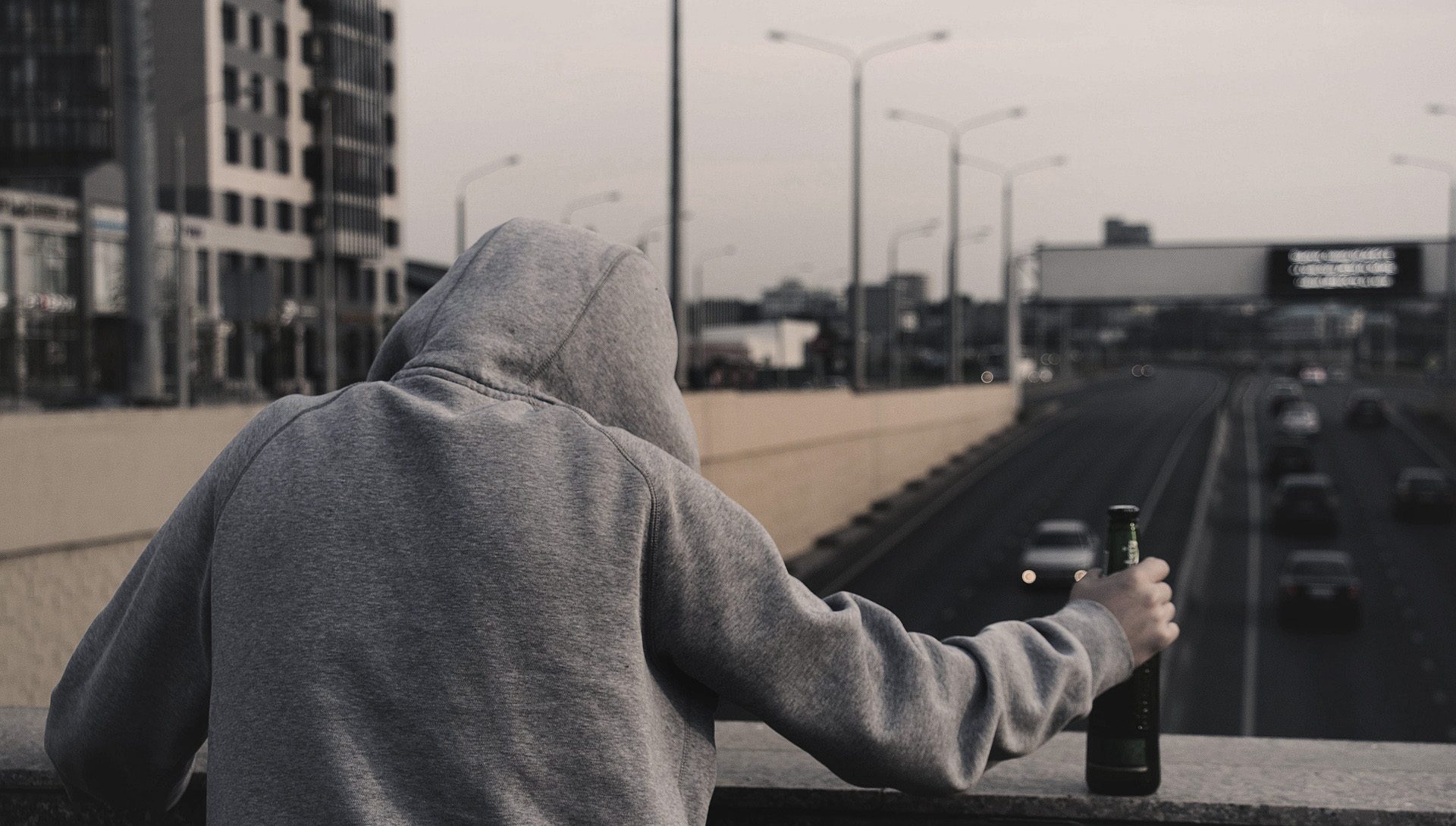 Dipendenza da alcol: sintomi e conseguenze